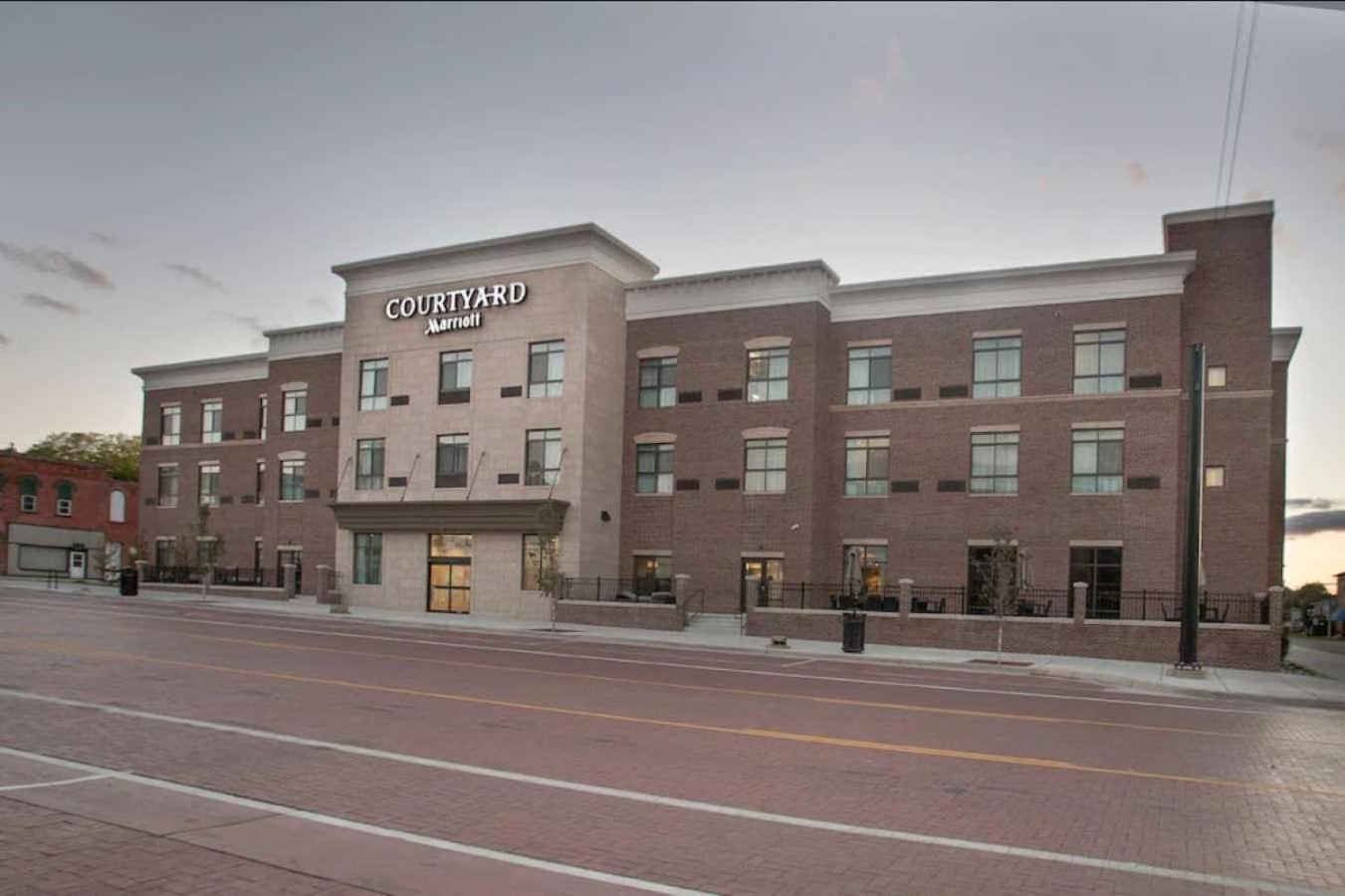 Courtyard By Marriott Albion Hotell Eksteriør bilde
